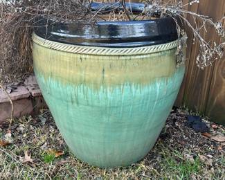 Large pots and planters