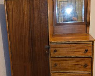 Antique Gentlemens Dresser