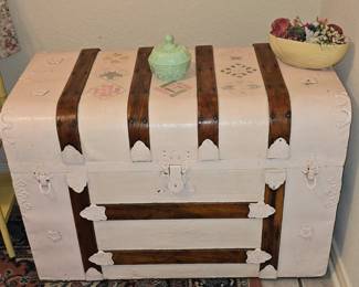Antique pink Trunk-Excellent Shape