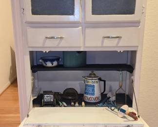 Love this Kitchen Hooiser Cabinet 