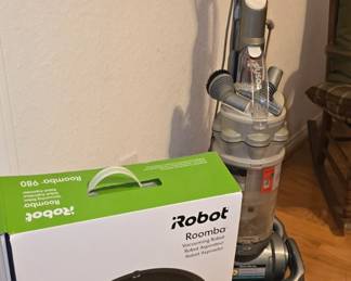 Roomba - Dyson Vacum