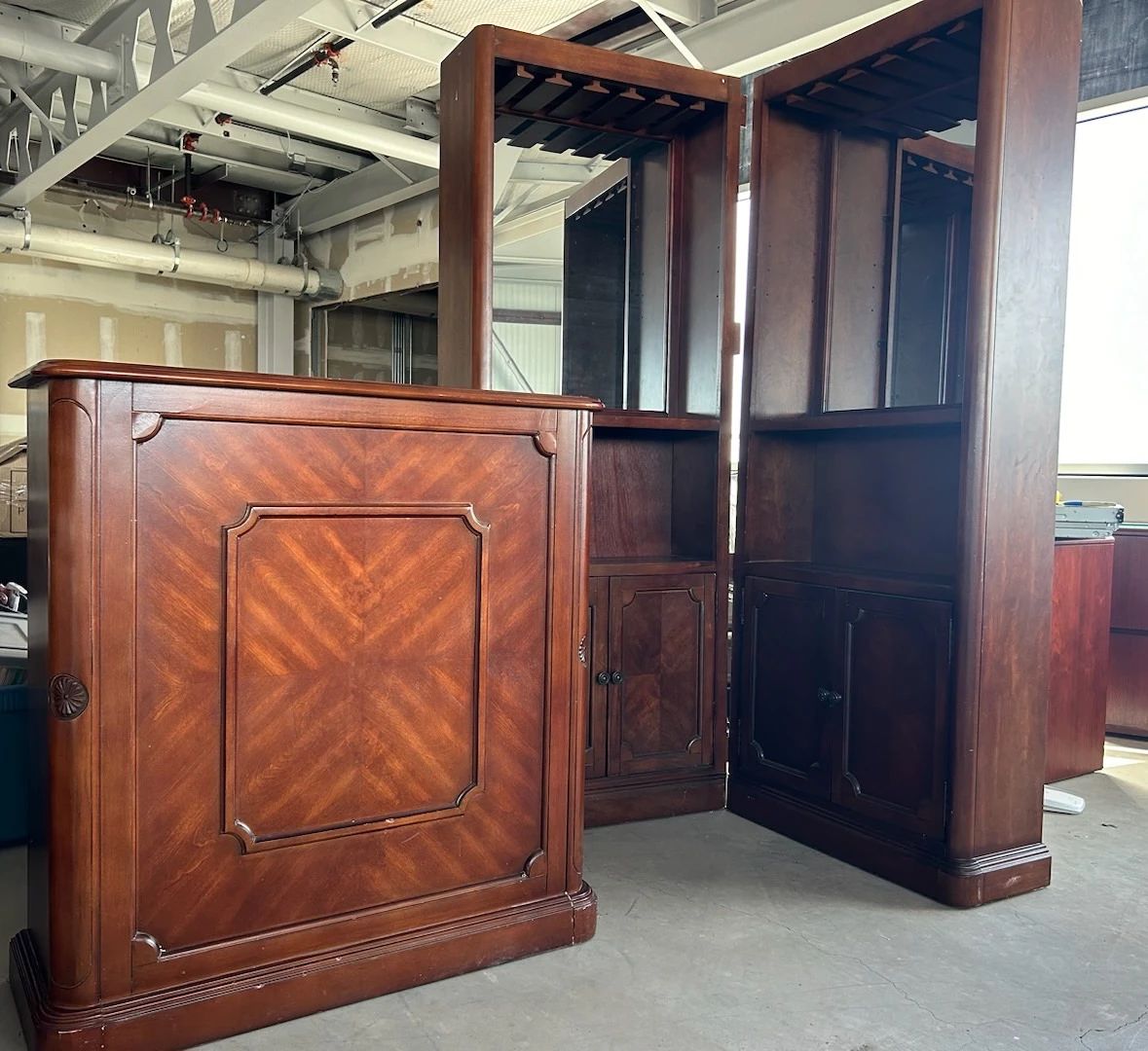 PA100VMilina Solid Wood Bar Table And Cabinets