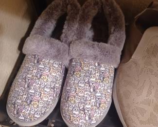 Ladies Bobs Slippers...like new
