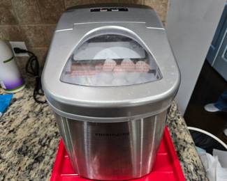 2 icemakers.
