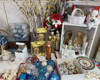 Much assorted holiday decor