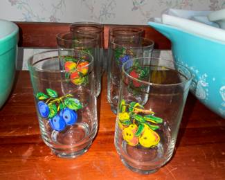 Fruit design juice glasses