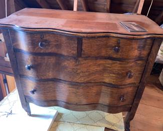 Antique serpentine front oak dresser -  (front leg damage)