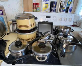 Assorted cookware 