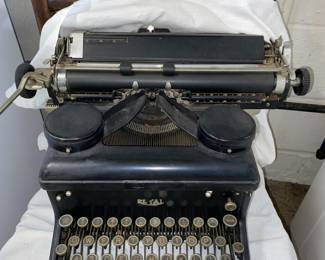 Antique Royal typewriter 
