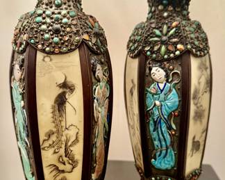 Massive 17th C snuff bottles