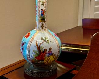 1920s French porcelain lamp