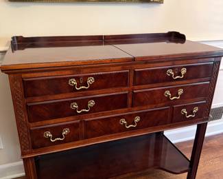 Gorgeous Henredon Chippendale expandable server circa 1970s