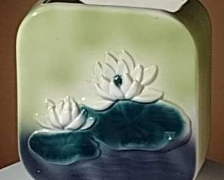 000.Main Image Royal Copley Lily Pad VasePlanter