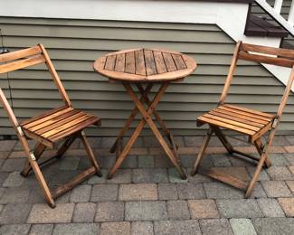 Folding wooden bistro set - table diameter is 24"