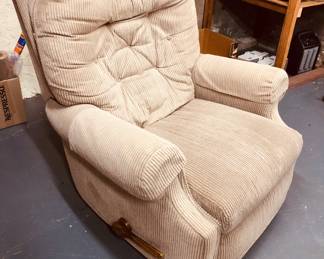 1 of 2 matching La-Z-Boy recliners