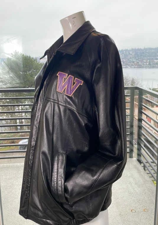 UW Huskies Black Leather Bomber Jacket * Size Men’s L
