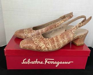 Salvatore Ferragamo ‘ Davallia ‘ Crocodile Print Tan Sling Back Ladies Shoes * 10C
