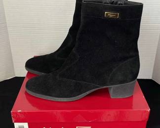 Salvatore Ferragamo ‘ Lapo ‘ Black Suede Ladies Short Boots * 10B
