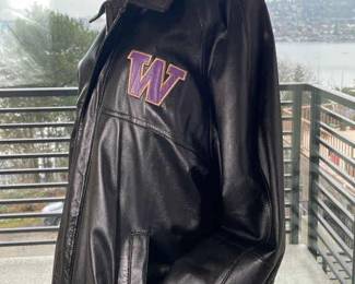 UW Huskies Black Leather Bomber Jacket * Size Men’s L
