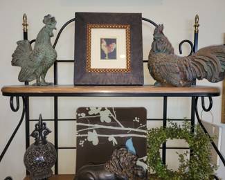 Rooster & chicken decor