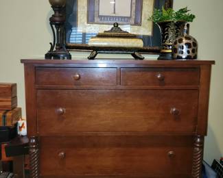 Antique chest of drawers