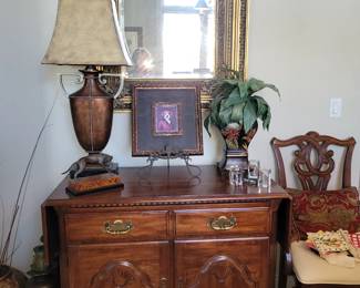 Keller Buffet/server
