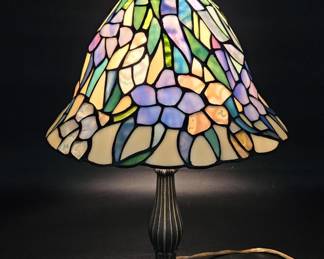 Tiffany-Style Stained Glass Tulip Table Lamp