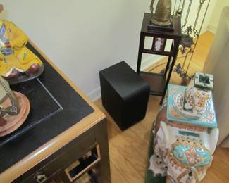 Brass bell/gong - ceramic elephant stand (2)