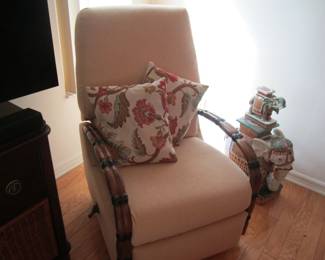 Rattan recliner