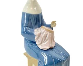1990 Lladro Porcelain “Time to Sew Azul" Figure