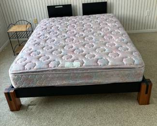 Queen size platform bed