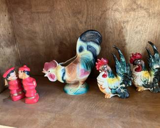 Chinese kissing couple, Royal Copley Roosters