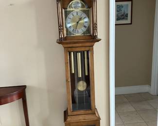 Howard Miller grandmother clock, keeping good time
