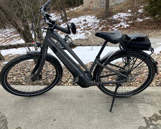 Specialized Como motorized bike, new in 2023