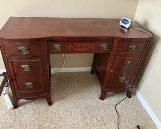 Mahogany Duncan Phyfe desk