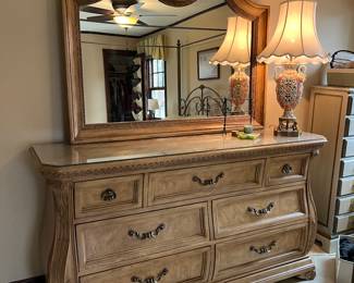 Lane dresser with mirror
