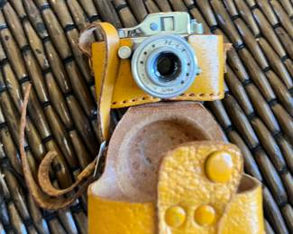 Hit mini camera...Japan 1930's