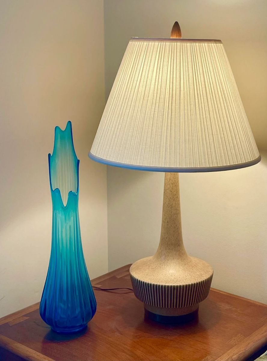 L.E. Smith Peacock Blue Swung Vase 