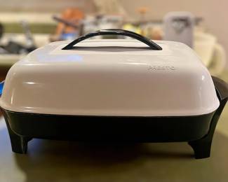 Presto Covered Skillet