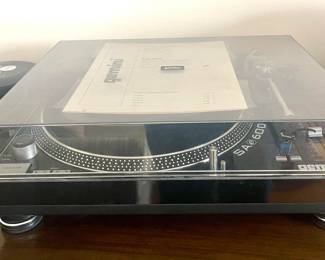 Gemini SA-600 Turntable