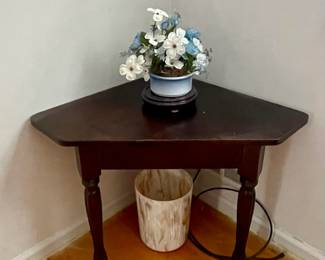 Corner Table
