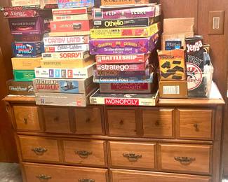 Board Games/Dresser