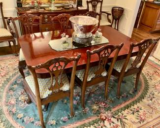 Set of 8 Thomasville dining chairs