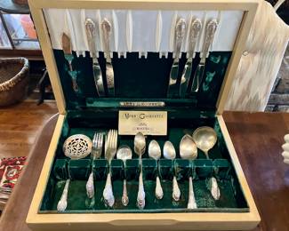 Oneida/Rogers “Enchanted” flatware set
