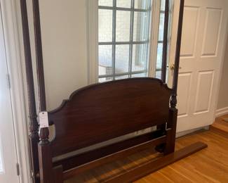 Four poster Thomasville queen bed