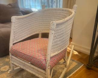 Early 20th century rocking chair with precious upholstered pillow