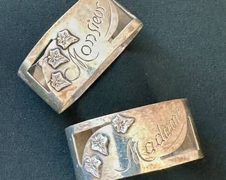 Pair of silver napkin rings (Madame and Monsieur)