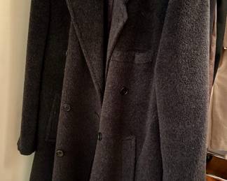 One rack of men's clothing - Overcoats, jackets, suits, vests, shirts and pants (40 x 30)