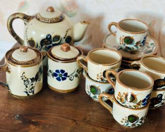Vintage Tonala pottery Tea Set (tea pot, cream, sugar, 6 cups/saucers). Tea pot 'as is'.