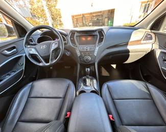 Hyundai SantaFe Sport car